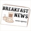 Breakfast News Titel, mit einer Kaffetasse und einem Croissant vor einem QR Code
